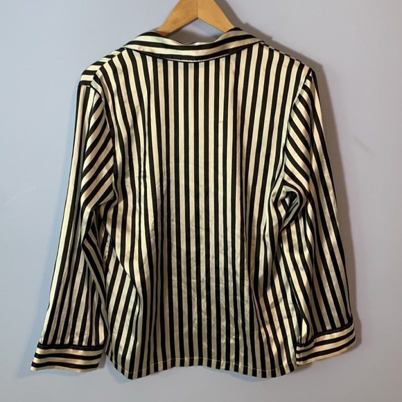 Victoria's Secret satin glazed Black and Cream Striped pajama set xs - Picture 5 of 10
